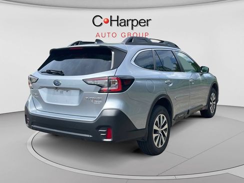 Used 2022 Subaru Outback Premium AWD/4WD image 3