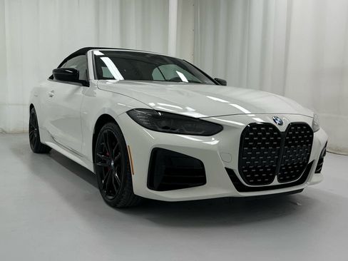 Used 2023 BMW 440i xDrive Convertible w/ Premium Package image 9