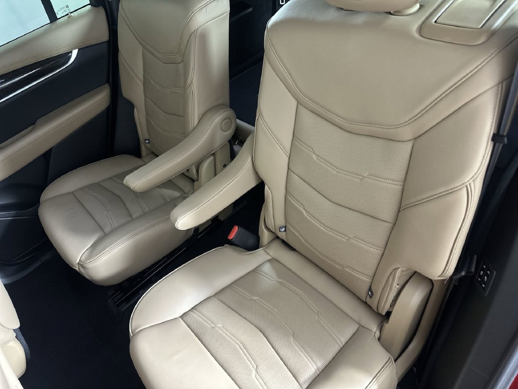 Used 2024 Cadillac XT6 Premium Luxury w/ Platinum Package AWD/4WD image 29