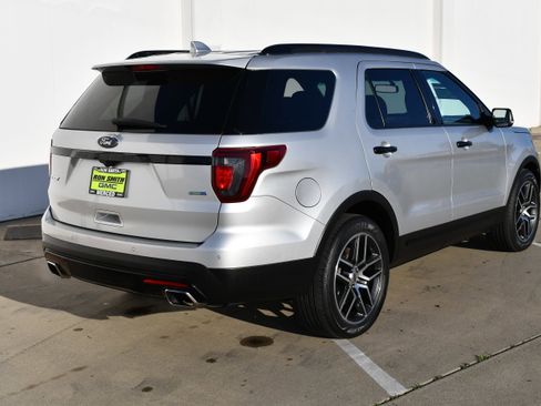 Used 2017 Ford Explorer Sport w/ Equipment Group 401A image 6