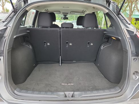Certified 2022 Nissan Kicks SV FWD image 12