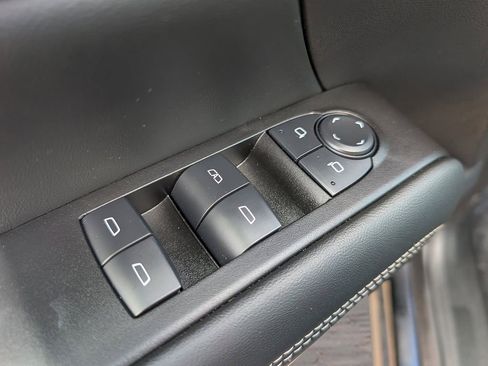 Used 2025 GMC Terrain Elevation image 15