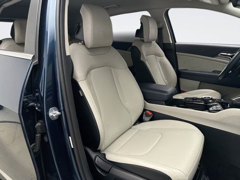 Used 2023 Kia Sportage EX image 17