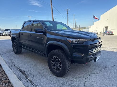 Used 2024 Chevrolet Colorado ZR2 image 2