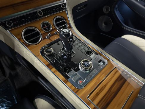 Used 2024 Bentley Continental GT V8 AWD/4WD image 57