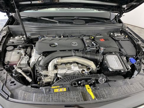 Used 2025 Mercedes-Benz GLB 250 4MATIC image 30