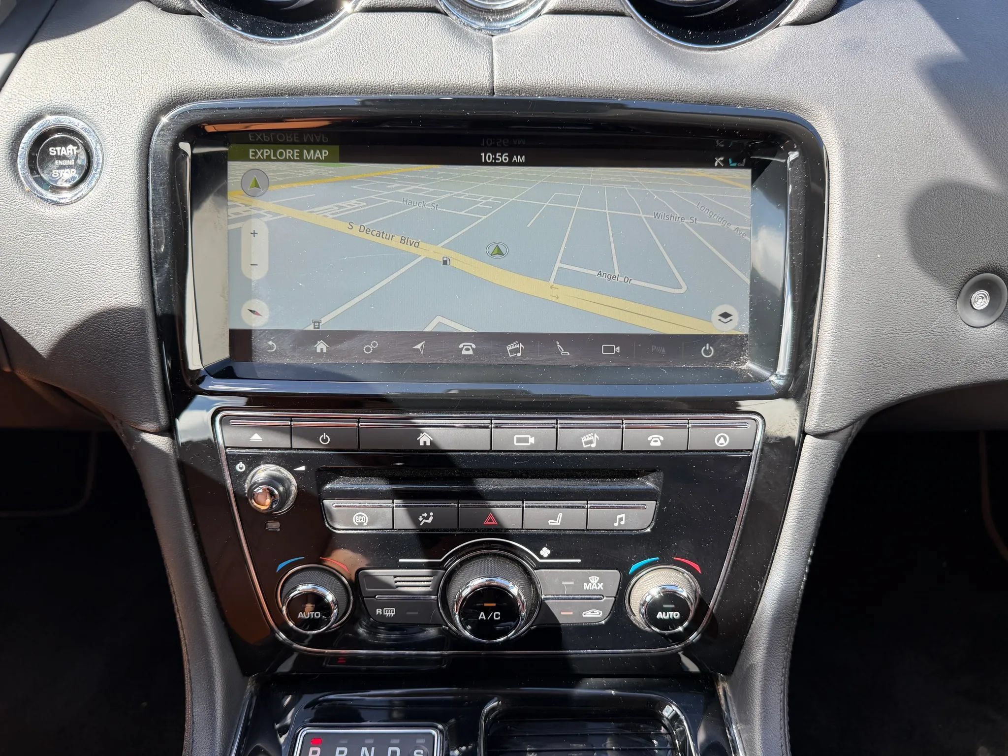 Used 2018 Jaguar XJ R-Sport RWD image 23