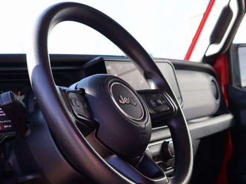 Used 2024 Jeep Gladiator Sport image 24