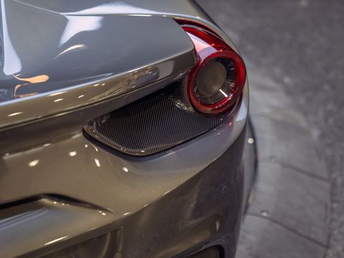 Used 2017 Ferrari 488 GTB RWD image 22