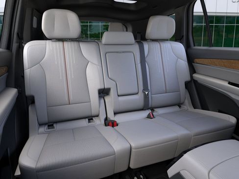 Used 2026 Cadillac Vistiq Sport image 17