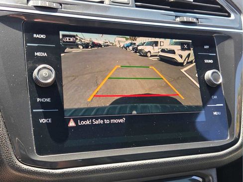 Used 2023 Volkswagen Tiguan SE R-Line image 27