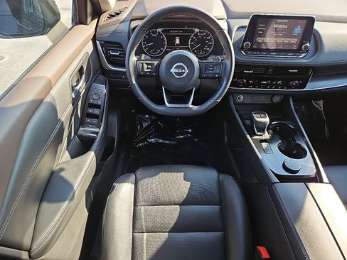 Certified 2022 Nissan Rogue SV w/ SV Premium Package image 11