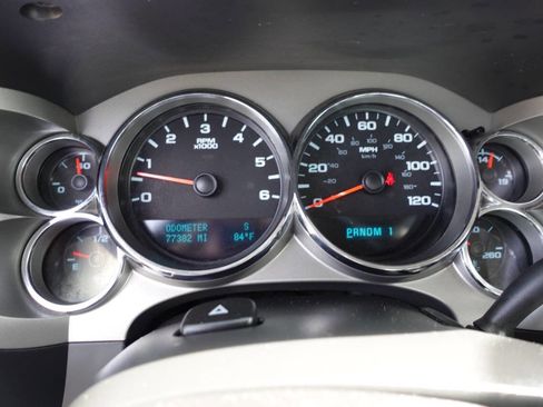 Used 2011 GMC Sierra 2500 SLE w/ SLE Preferred Package AWD/4WD image 37