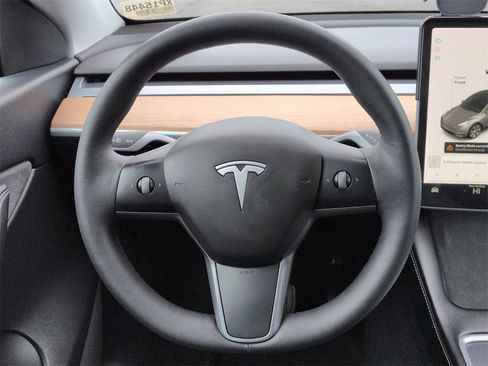 Used 2021 Tesla Model Y Long Range image 13