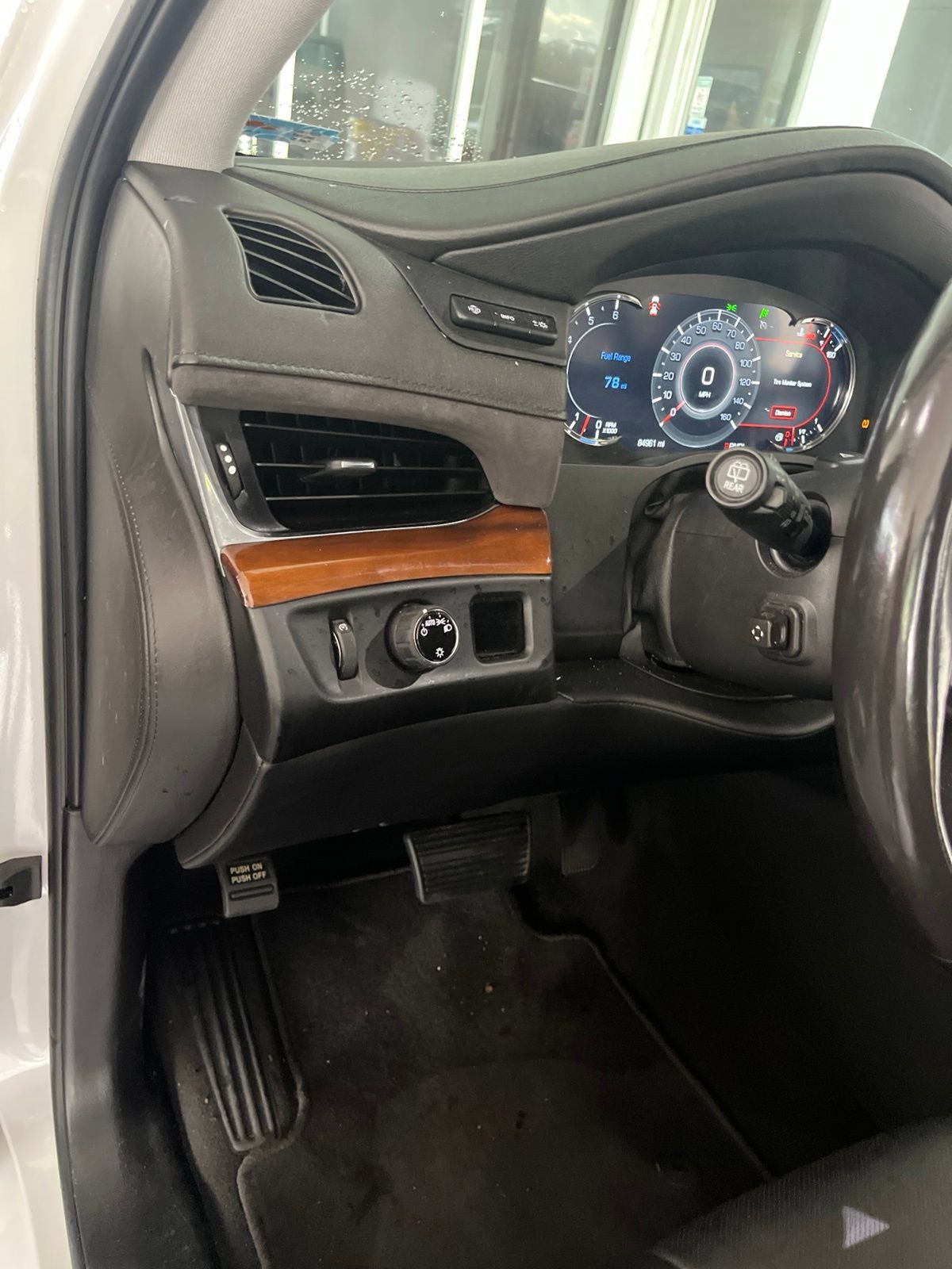 Used 2019 Cadillac Escalade Luxury RWD image 17