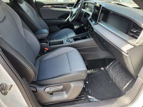 New 2026 Volkswagen Tiguan SE R-Line AWD/4WD image 12
