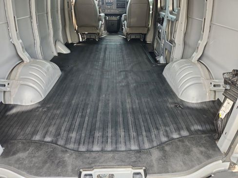 Used 2018 Chevrolet Express 2500 w/ Driver Convenience Package RWD image 15