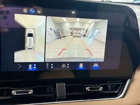 New 2026 Chevrolet Equinox ACTIV w/ Convenience Package III AWD/4WD image 16