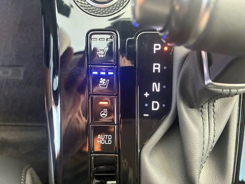 Used 2024 Kia Niro SX Touring FWD image 21