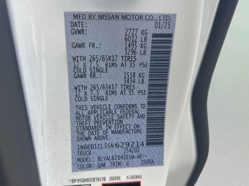 Used 2025 Nissan Frontier SV RWD image 31