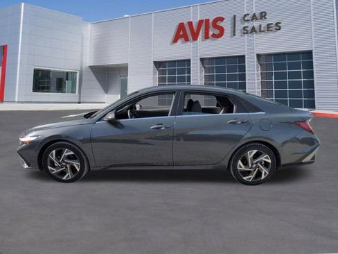 Used 2025 Hyundai Elantra SEL FWD image 10