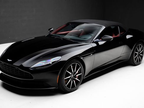 Used 2019 Aston Martin DB11 Volante RWD image 5