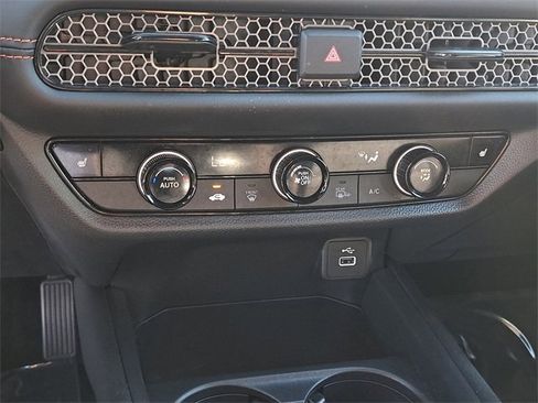 Used 2025 Honda HR-V Sport image 28