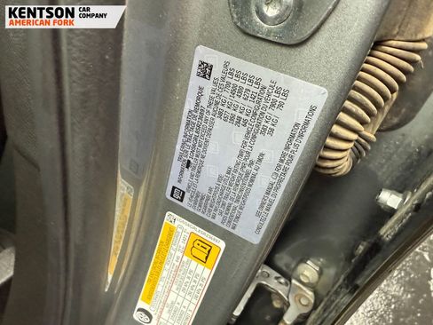 Used 2025 Chevrolet Suburban High Country image 45