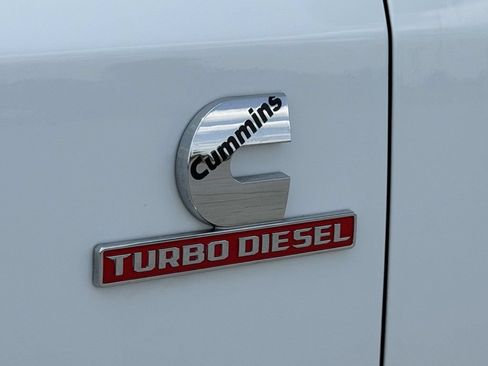 Used 2022 RAM 2500 Tradesman w/ Chrome Appearance Group AWD/4WD image 11