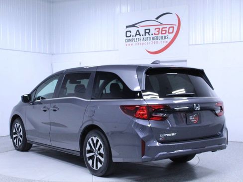 Used 2025 Honda Odyssey EX-L image 4