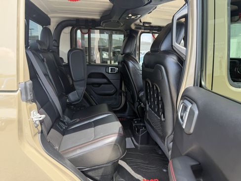 Used 2020 Jeep Gladiator Rubicon AWD/4WD image 26