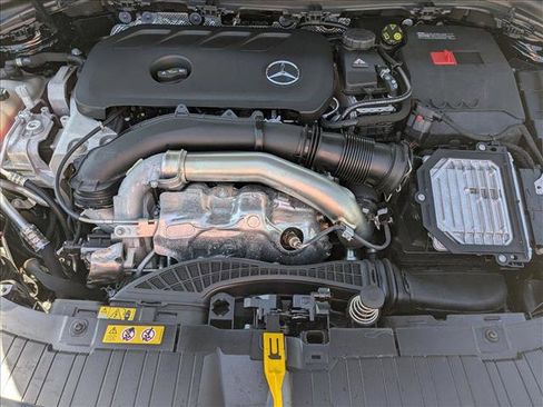 Used 2025 Mercedes-Benz GLA 250 image 23