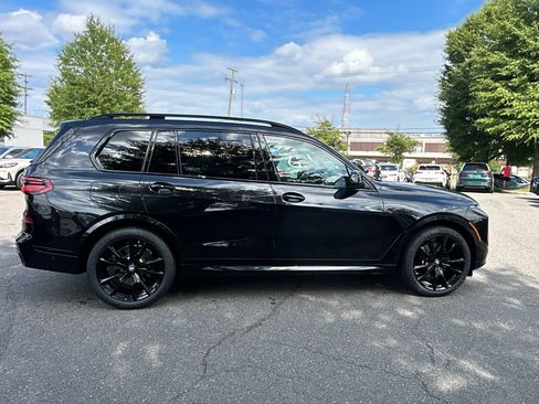 Used 2024 BMW X7 xDrive40i w/ M Sport Package AWD/4WD image 8