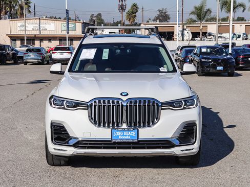 Used 2021 BMW X7 xDrive40i w/ Premium Package image 2