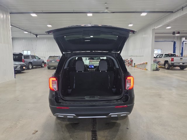 Used 2024 Ford Explorer XLT w/ Equipment Group 202A AWD/4WD image 27