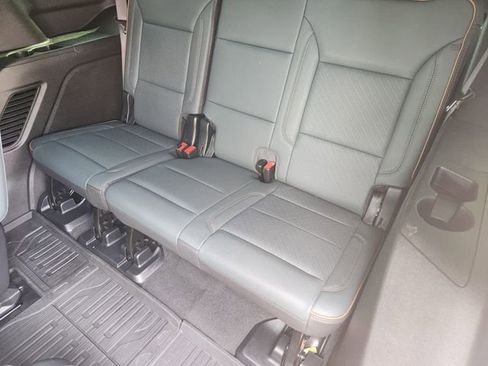 Used 2025 GMC Yukon AT4 AWD/4WD image 31