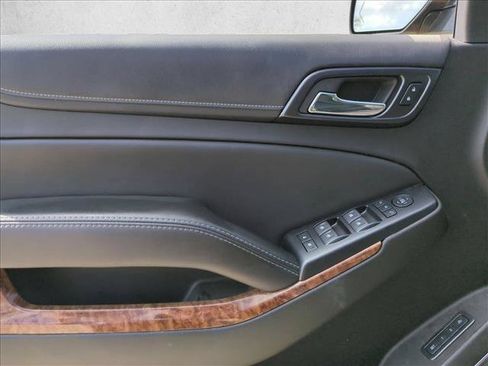 Used 2018 Chevrolet Suburban Premier AWD/4WD image 11