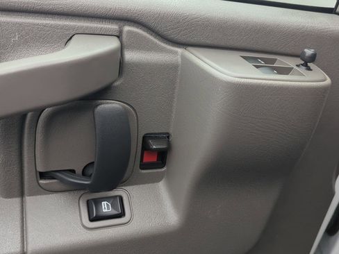 Used 2024 Chevrolet Express 2500 w/ Driver Convenience Package image 15