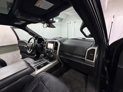 Used 2017 Ford F150 Lariat w/ Equipment Group 502A Luxury AWD/4WD image 6