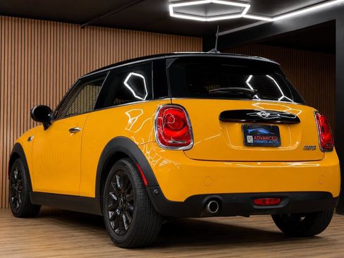 Used 2018 MINI Cooper 2-Door Hardtop FWD image 11