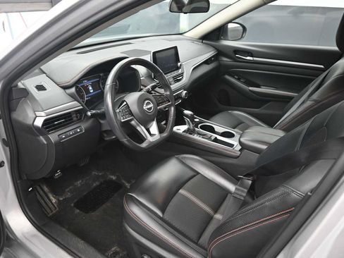 Used 2024 Nissan Altima 2.5 SR FWD image 11