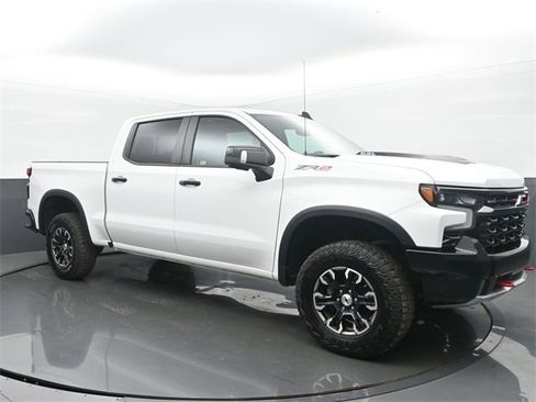 Used 2022 Chevrolet Silverado 1500 ZR2 image 7