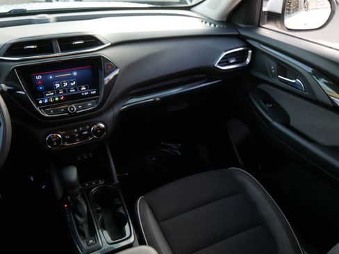 Used 2021 Chevrolet TrailBlazer LT w/ Convenience Package image 11