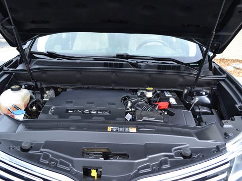 Used 2017 Lincoln MKX Reserve w/ Lincoln MKX Climate Package image 53