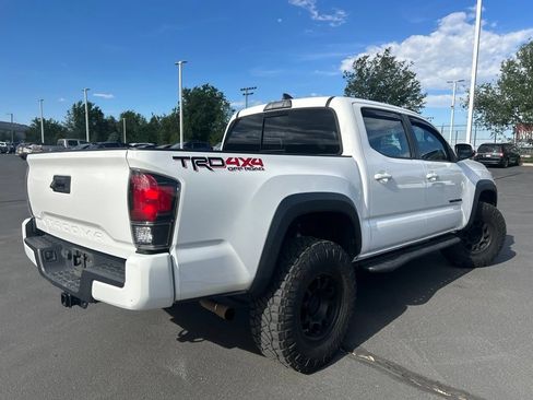 Used 2019 Toyota Tacoma TRD Off-Road AWD/4WD image 5