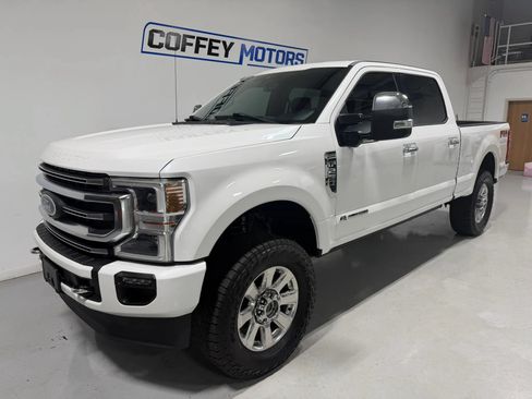 Used 2020 Ford F250 Platinum w/ FX4 Off-Road Package AWD/4WD image 2