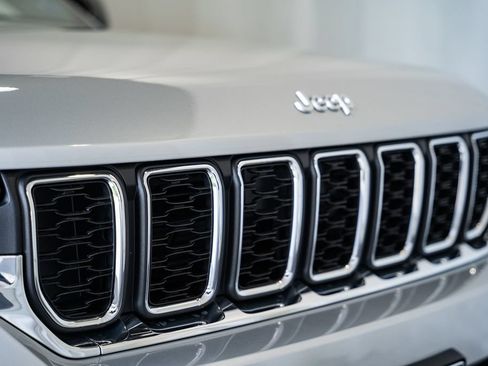 New 2026 Jeep Grand Cherokee Laredo X AWD/4WD image 12