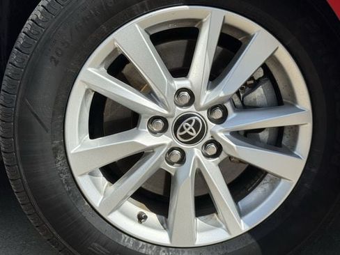 Used 2025 Toyota Camry LE FWD image 10