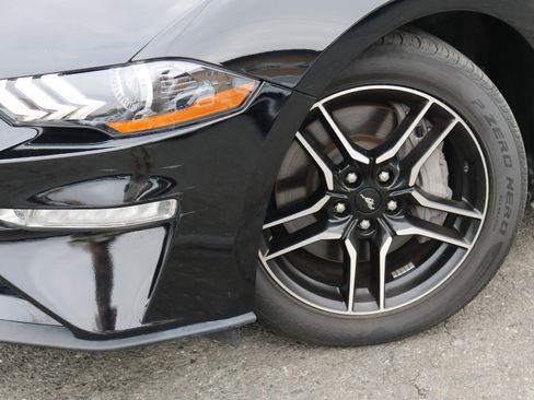 Used 2023 Ford Mustang GT Premium image 4