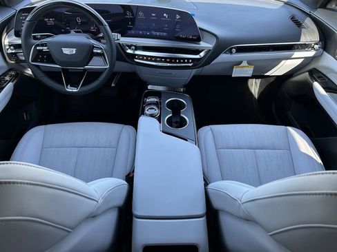 New 2026 Cadillac Lyriq Sport image 9